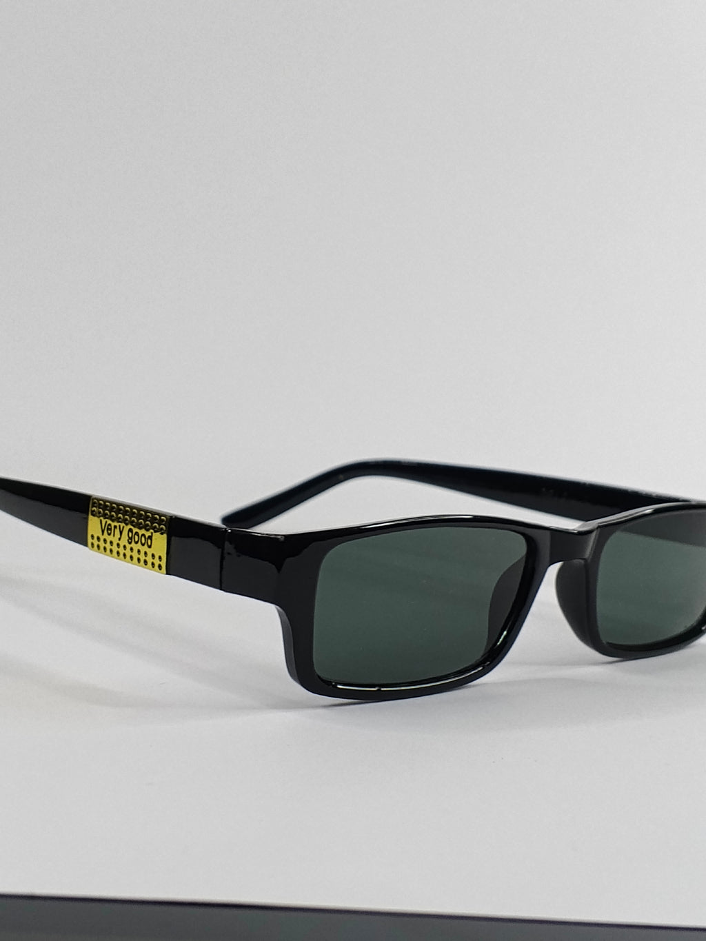 Aureza Oakley