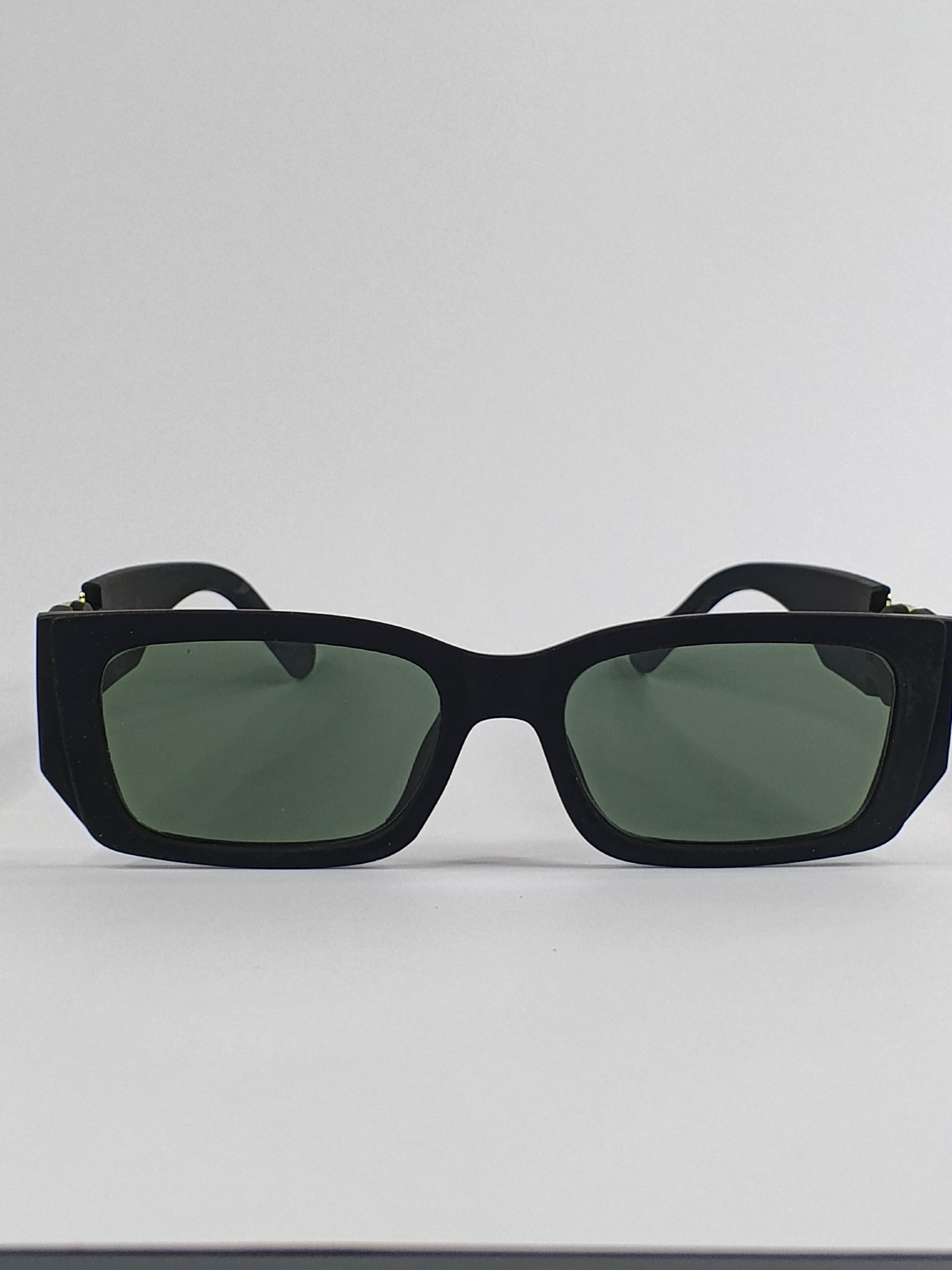 Aureza Oakley
